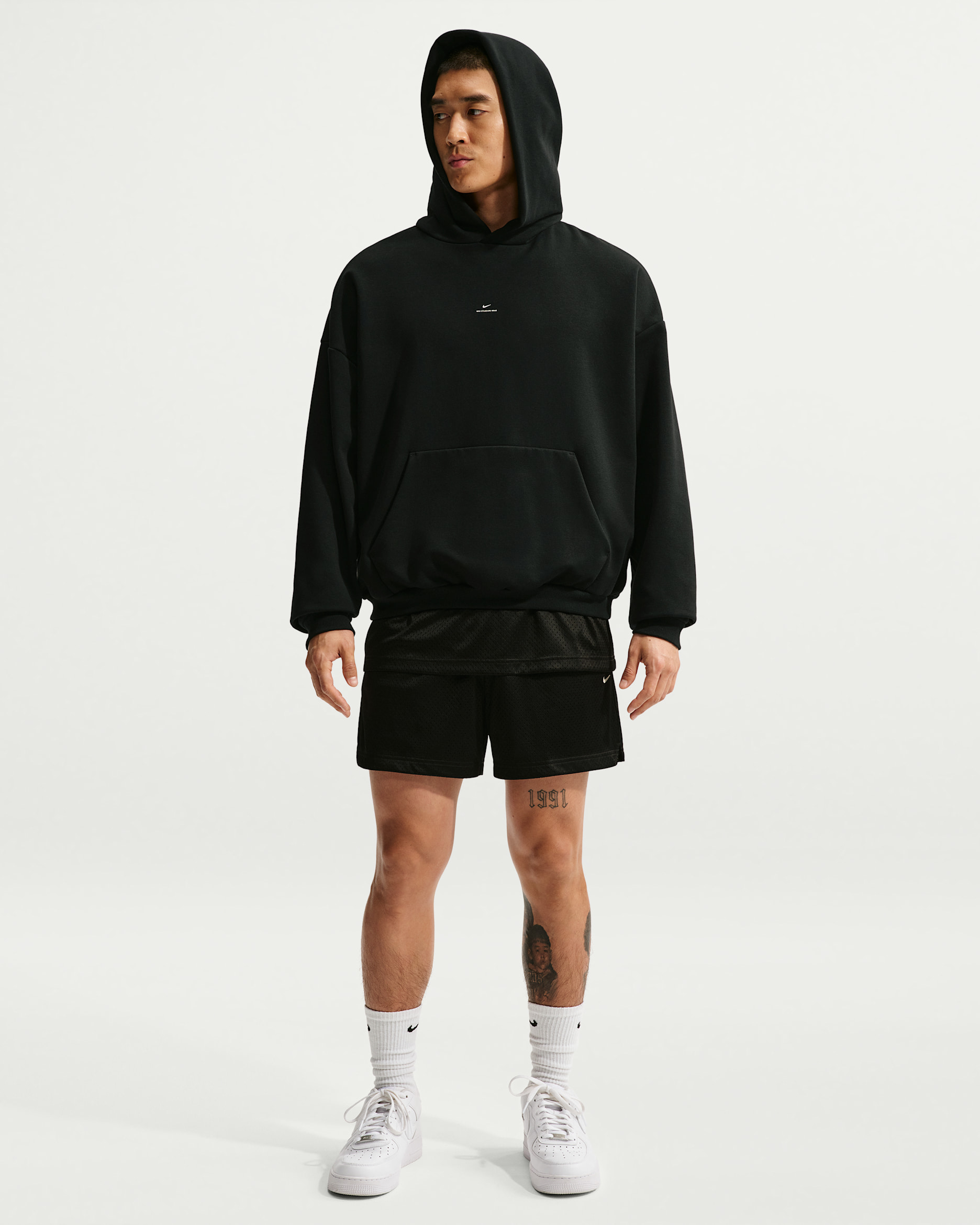 Nike Standard Issue Men's 5